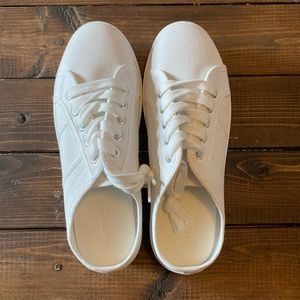 White slip on tennis